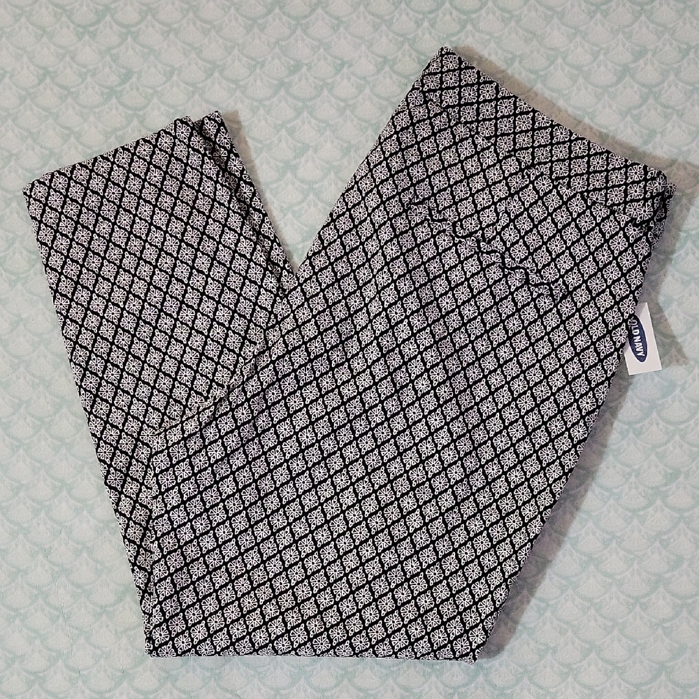 Old Navy Monochrome Geometric Print Pants